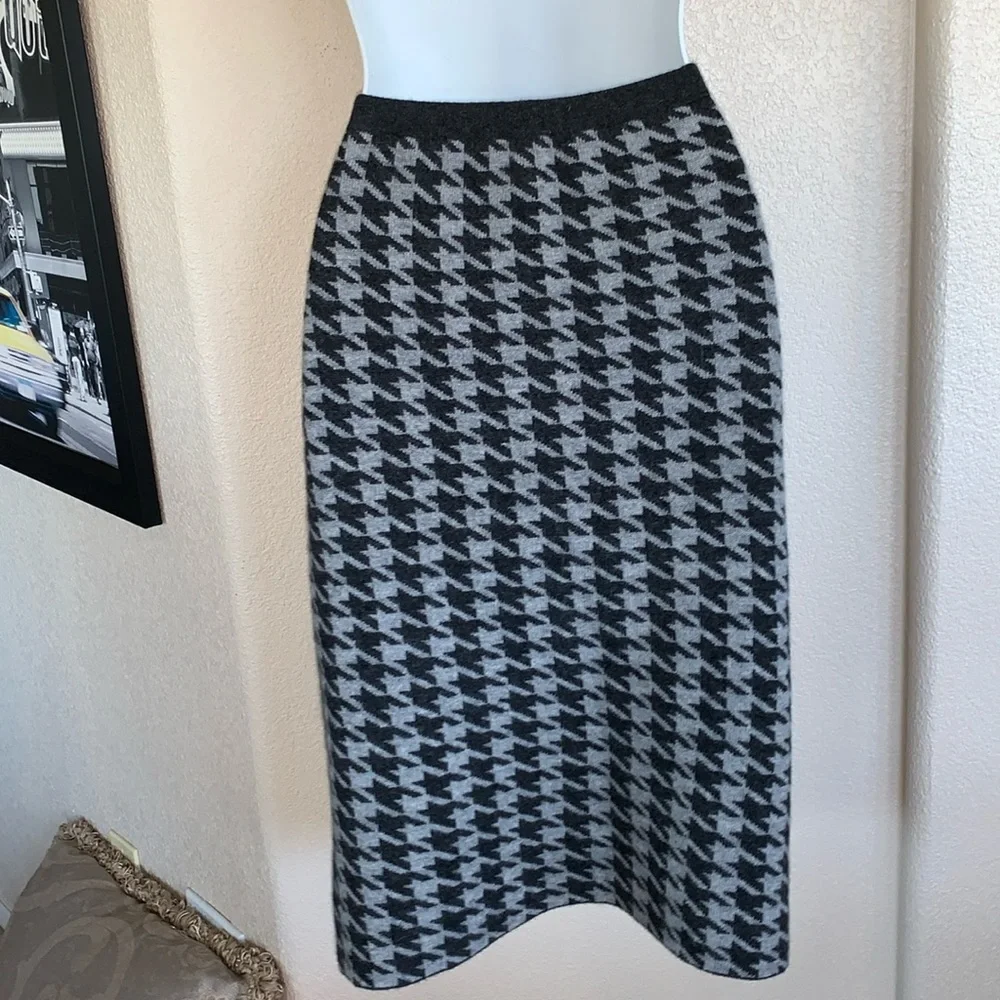 NEW! KIER + J Cashmere skirt grey/black houndstooth, pull-on. Size XL